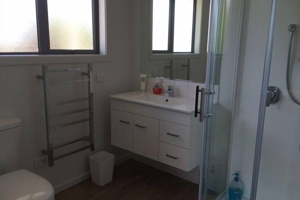 Modernes Ferienhaus mit 4 Schlafzimmern. Unbegrenztes Wifi in Twizel, Mackenzie District