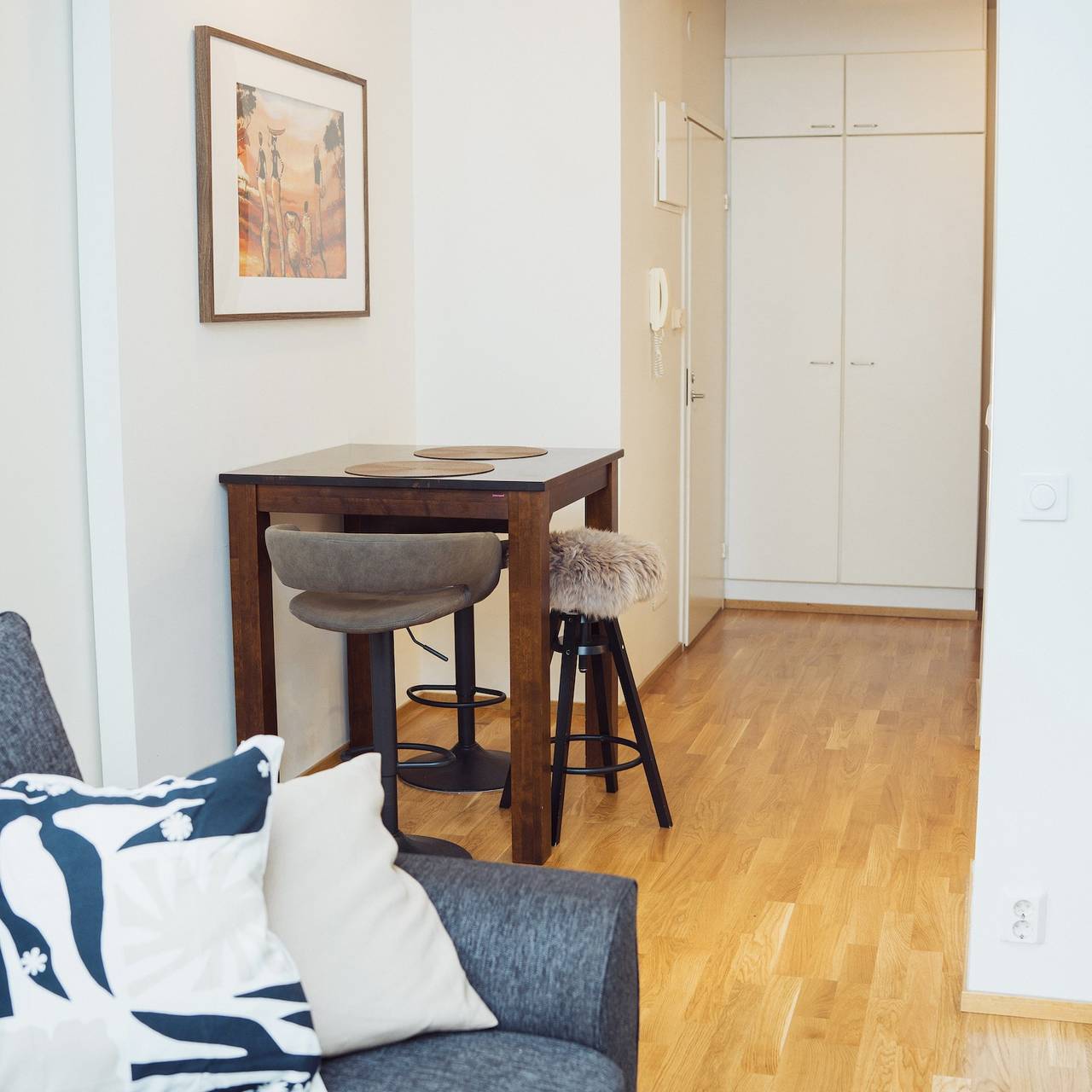 Appartement entier, Détendez-vous et explorez, sauna, métro et centres commerciaux à 3 minutes in Helsinki, Uusimaa