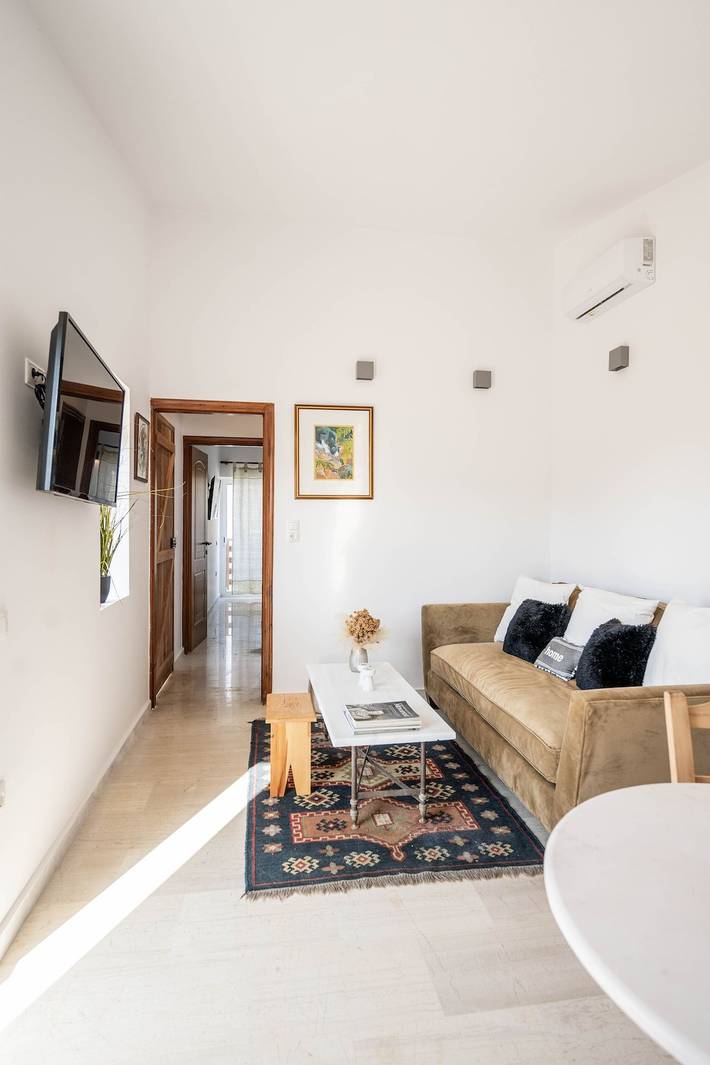 Ferienwohnung für 2 Personen, mit Balkon und Garten sowie Ausblick in Loutraki