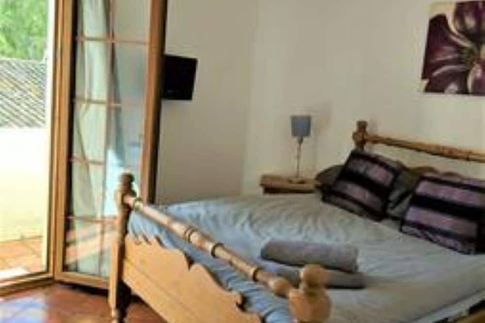 Entire apartment, Holiday apartment for vacation in Val de Guadalmina, Benahavís