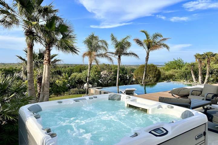 Ferienhaus für 8 Personen, mit Garten und Whirlpool