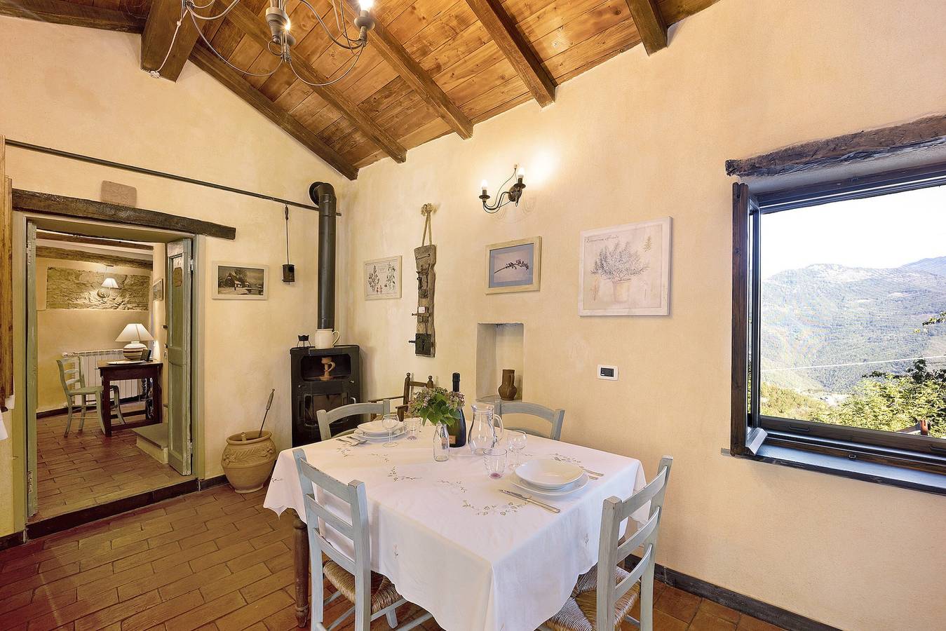 Casa vacanze 'Casa Vittorina' con giardino, terrazza e Wi-Fi in Cartari (Cesio), Cesio
