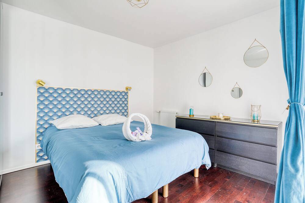 Apartamento entero, Sublime apartment with balcony, free parking near Cdg and Stade de France in Stains, Sena-Saint Denis