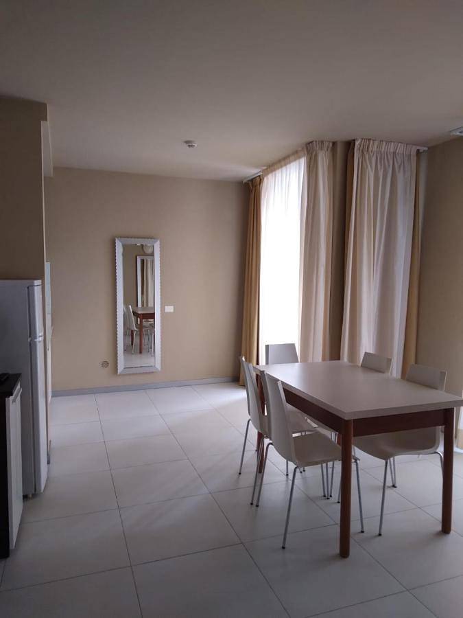 Appartamento vacanze per 5 persone, con balcone e piscina - 1