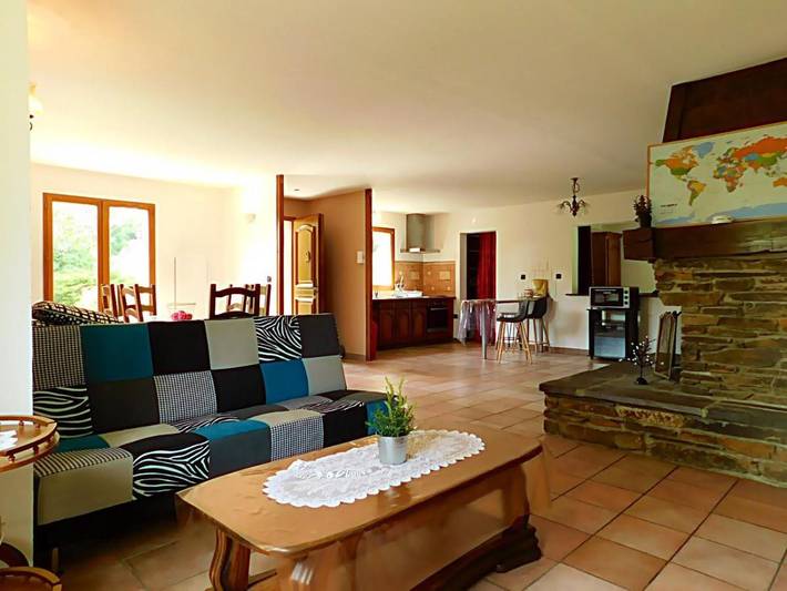 Location de vacances pour 12 personnes, avec vue ainsi que terrasse et jardin à Monthermé - 3