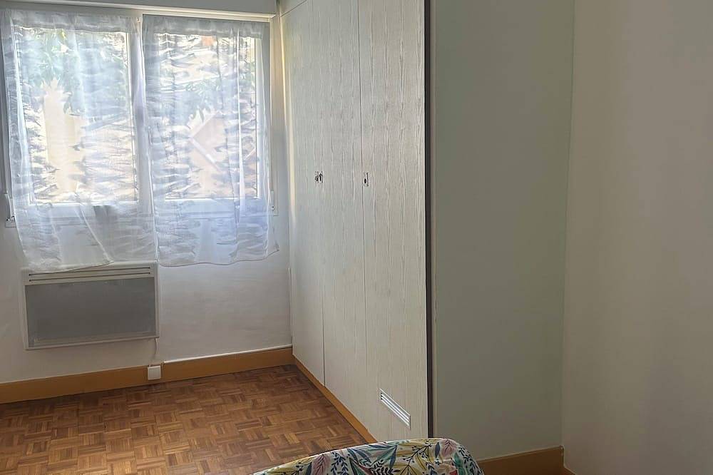 Charming, Quiet House - Pets Welcome in Bobigny, Seine-Saint-Denis