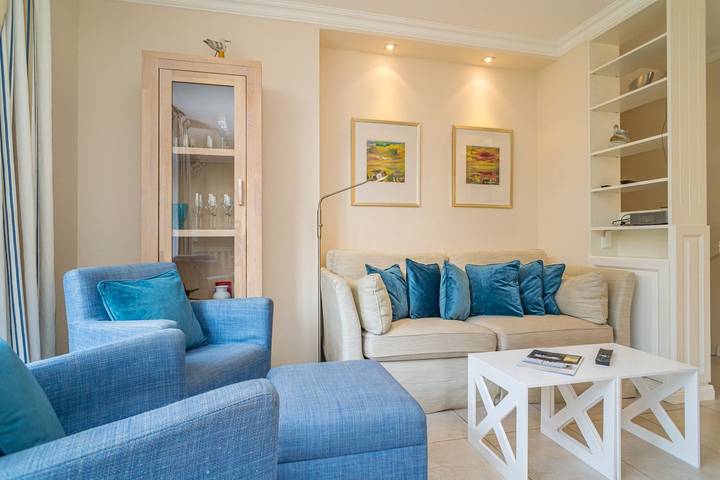 Ganze Wohnung, 4-Zimmer-Ferienwohnung für max. 5 Personen mit Terrasse u Strandkorb (saisonal). in Westerland, Sylt (Gemeinde)