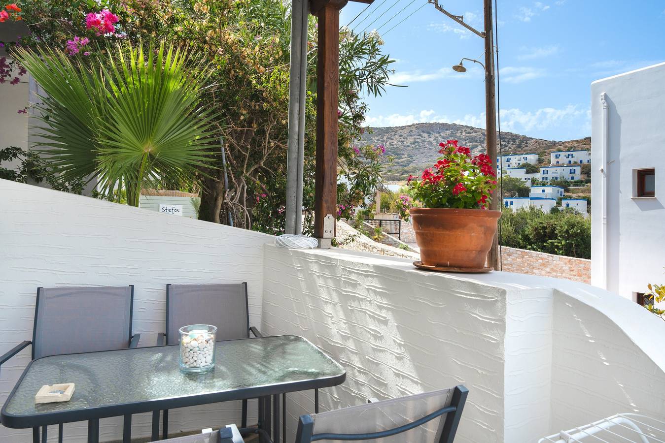 Entire apartment, Apartment 'Stella's Studio' with Shared Terrace, Wi-Fi and Air Conditioning in Syros