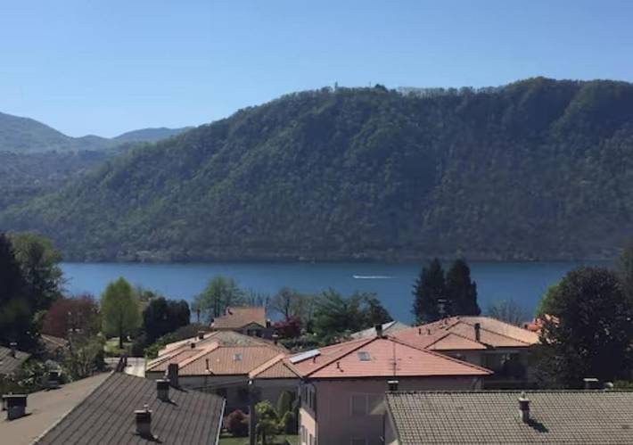 Gîte pour 4 personnes, avec vue sur le lac ainsi que vue et terrasse dans Pettenasco - 2