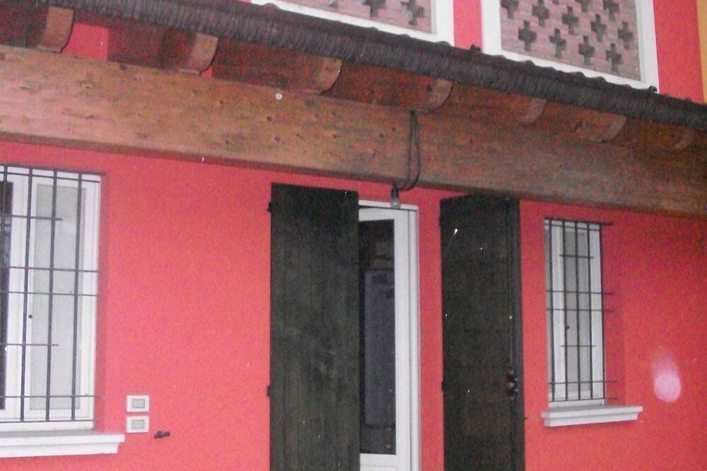 Ganze Wohnung, Ferienwohnung und vor kurzem umgebaut voll in Volta Mantovana, Mantua Provinz