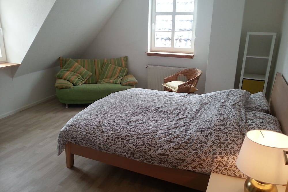 Appartement entier, Appartement, 3 chambres, 1 salle de bain, cuisine (10 personnes) in Landau (Hesse), Bad Arolsen