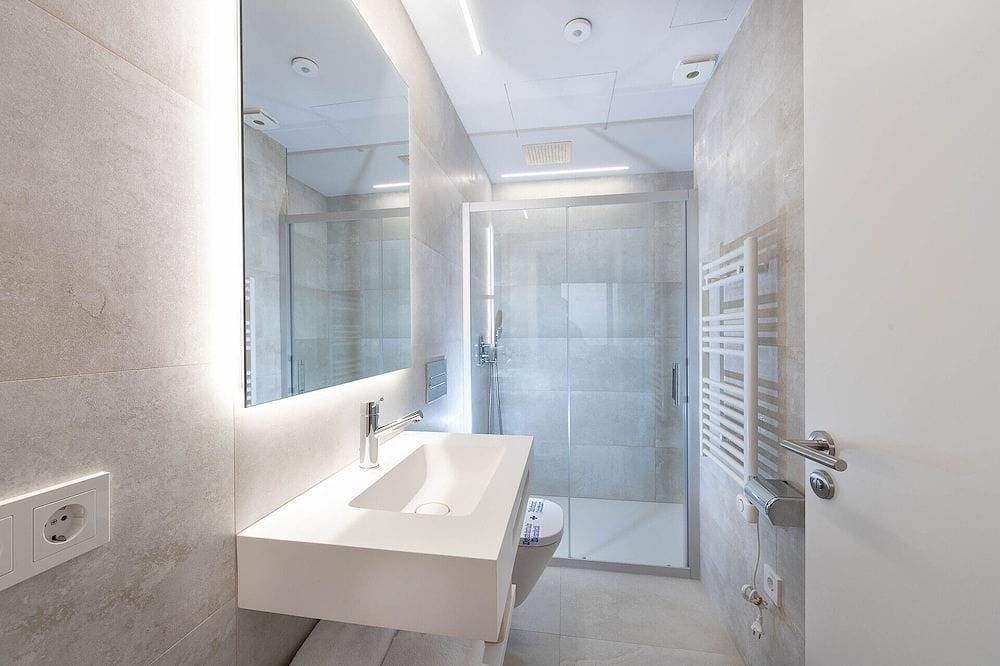 Apartamento entero, 3-3 Cap De Creus - Standard Apartment in Figueras, Alt Empordà
