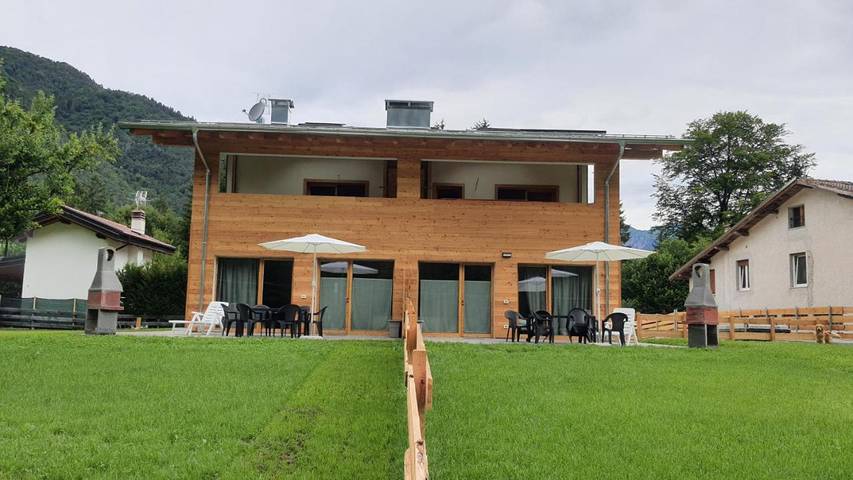 Ferienhaus für 5 Personen, mit Terrasse und Garten sowie Seeblick und Ausblick in Pur