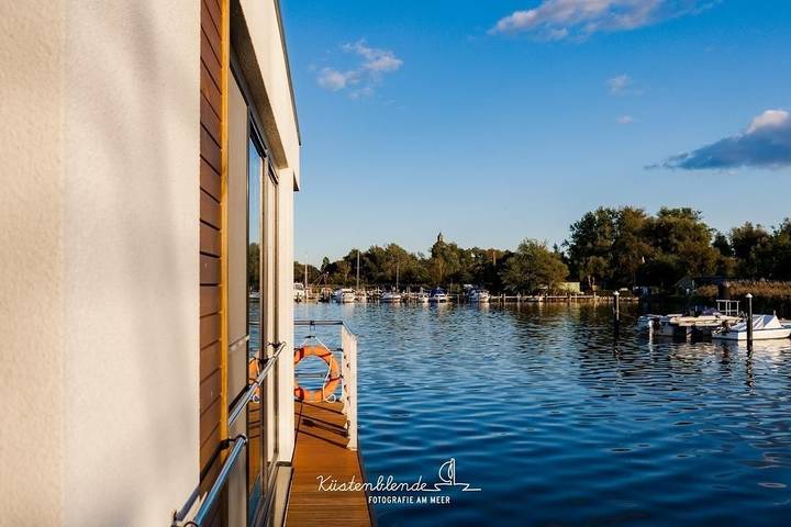Hausboot für 4 Personen, mit Terrasse und Seeblick in Ribnitz-Damgarten - 2