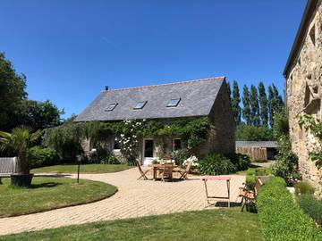 Gîte pour 6 personnes, avec vue et jardin, animaux acceptés à Pommerit-Jaudy
