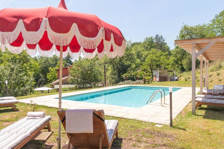 Ferienhaus für 10 Personen, mit Balkon und Garten sowie Whirlpool