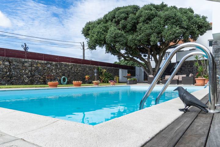 Ferienhaus für 6 Personen, mit Balkon und Terrasse sowie Garten und Pool