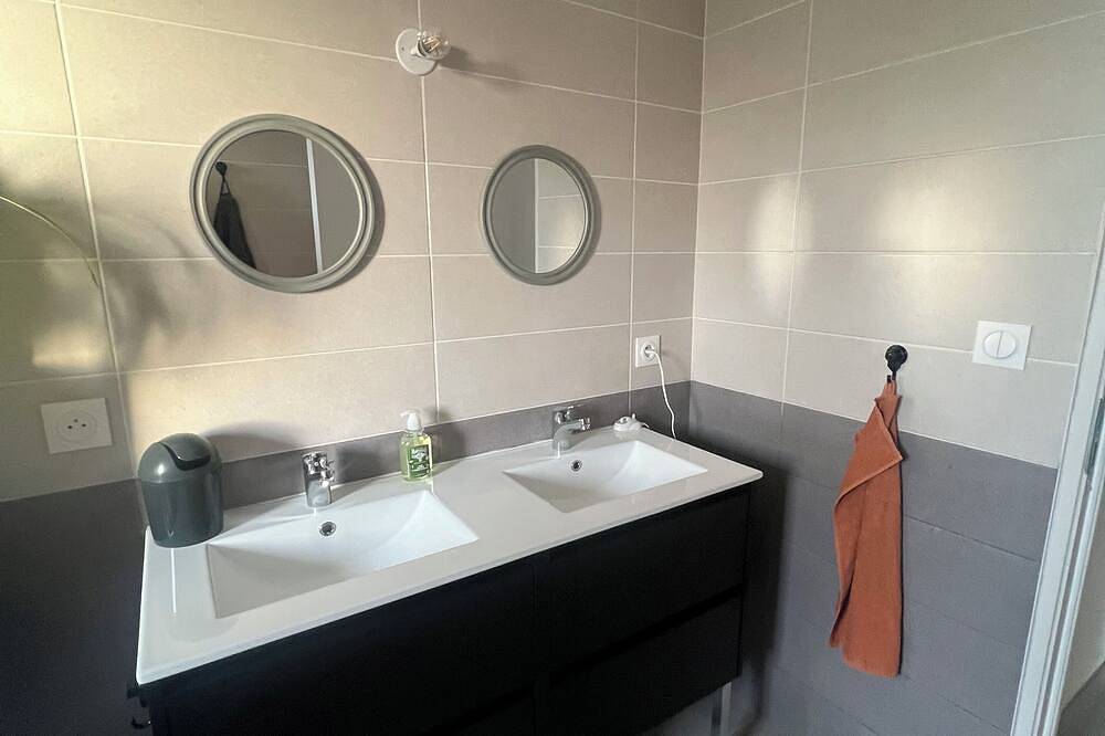 Swimming pool, jacuzzi: your budget getaway in La Bouillie, Dinan und Umgebung