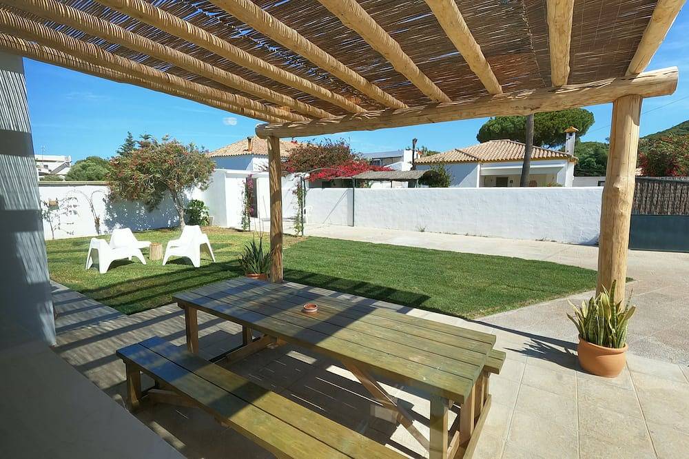 Villa Muscari Nature 200 meters from the beach 10 pax in Los Caños de Meca, Barbate
