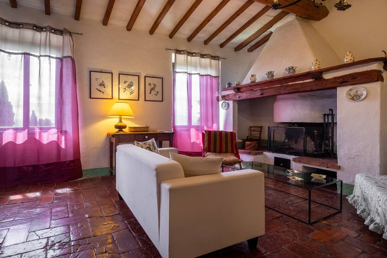 Appartamento intero, Appartamento vacanze "Geranio" con vista sulle montagne, piscina condivisa e Wi-Fi in Radicofani, Val d’Orcia