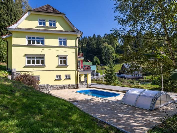 Ferienhaus für 24 Personen, mit Garten und Balkon in Tschechien