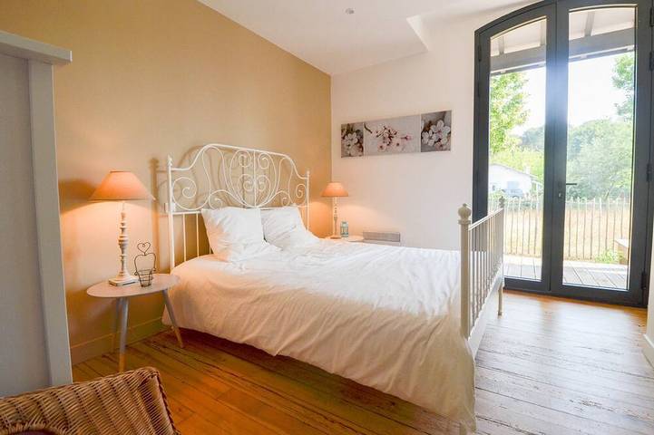 Villa pour 12 personnes, avec jacuzzi ainsi que terrasse et jardin à Mimizan - 4