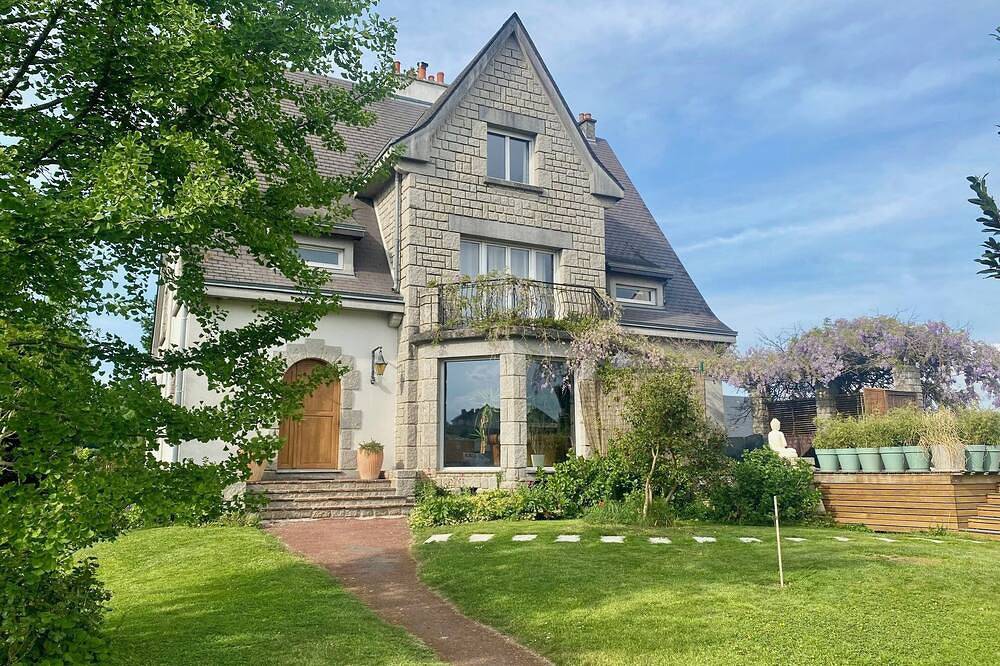 Apartamento entero, Villa Medena - All-comfort stay + jacuzzi - Rated 3*. in Mayenne (desambiguación)