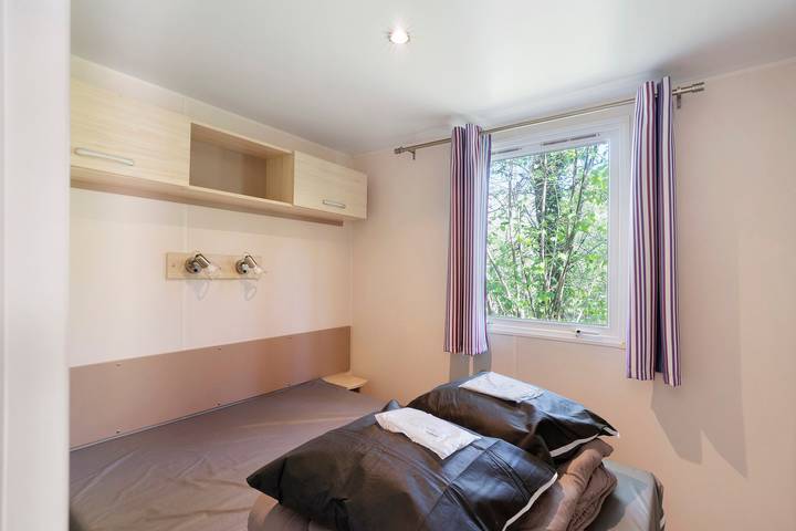 Mobile Home for 4 with Shared Pool, Wi-Fi, Air Conditioning – Périgord Noir in Saint-Martial-de-Nabirat, Périgord Noir