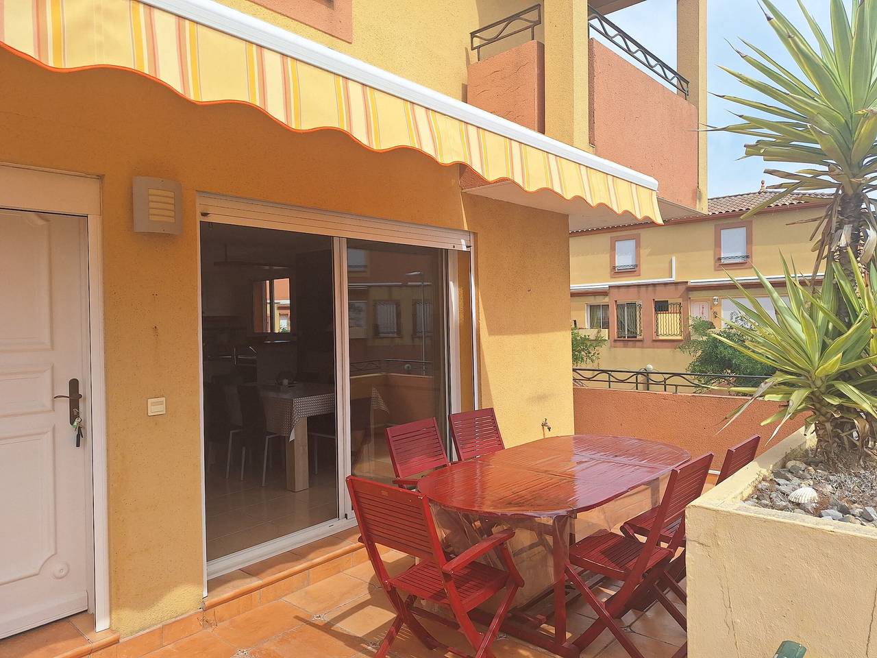 Valras-Plage : Duplex 2 Ch avec Piscine, Clim, Terrasse in Valras-Plage, Côte méditerranéenne (France)