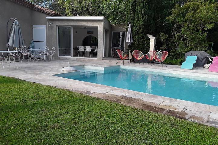 Villa pour 6 personnes, avec Terrasse et Jardin