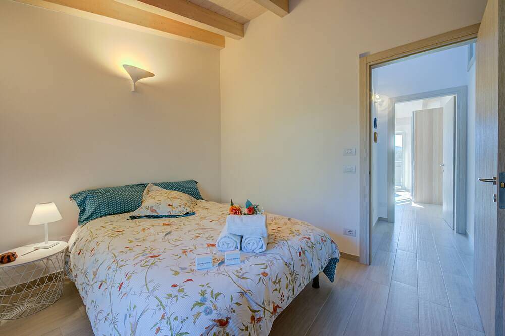 Ganze Wohnung, Mirabelle, Dro, Italy in Dro, Gardasee-Berge