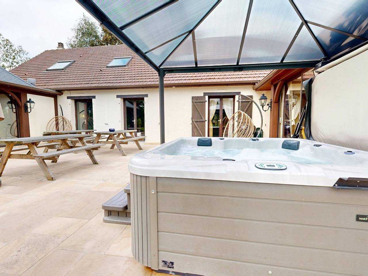 Greenland 15pers : jacuzzi sauna airhockey billard in Hudimesnil, Région de Coutances