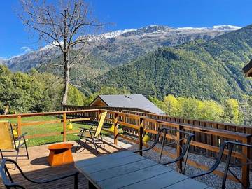 Gîte pour 4 personnes, avec terrasse ainsi que vue et jardin à Allemond