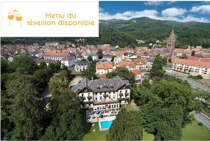 Hôtel, avec Terrasse ainsi que Jardin et Piscine