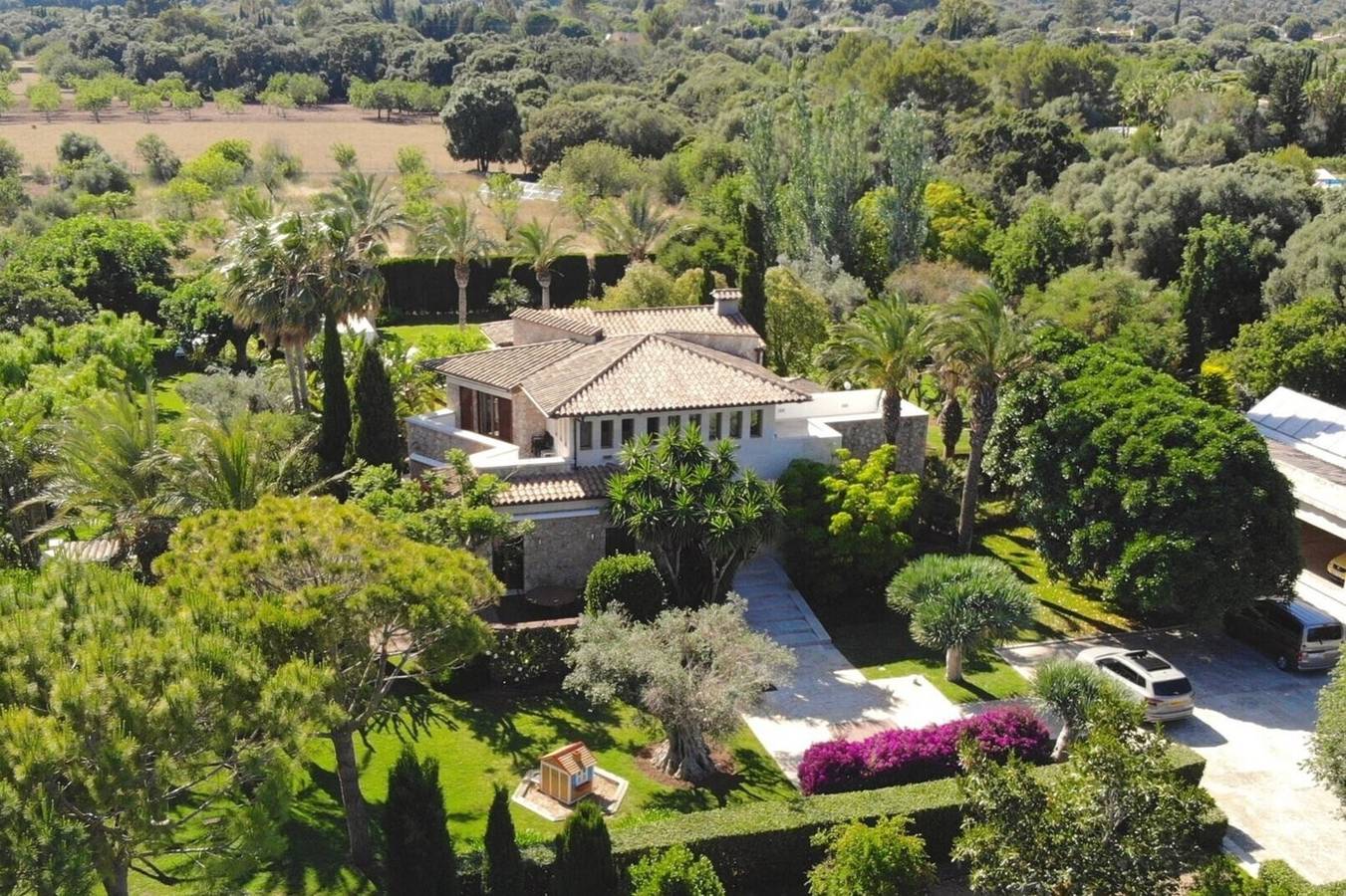 Villa 'Llenaire' avec vue sur les montagnes, Wi-Fi et climatisation in Port de Pollença, Pollença
