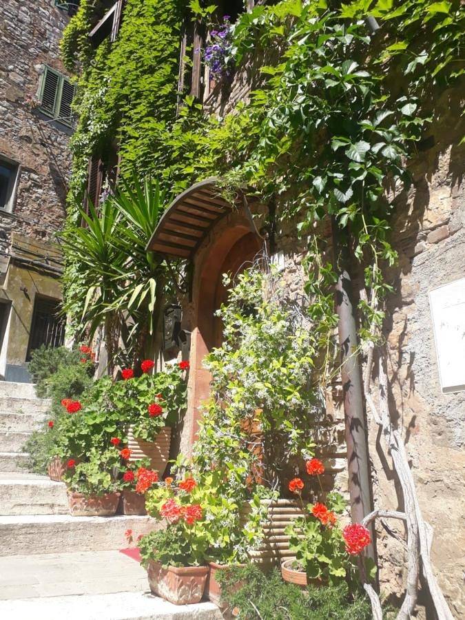 Double or Twin Room with Bathroom in Campiglia Marittima, Etruskische kust