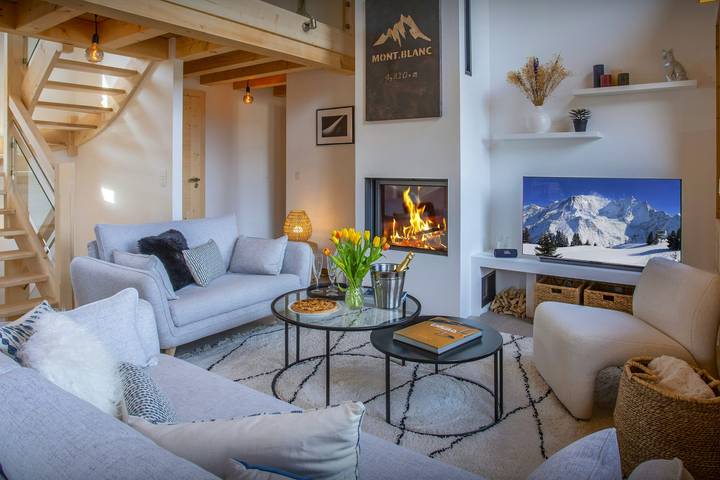 Chalet pour 8 personnes, avec Balcon et Jacuzzi ainsi que Terrasse et Jardin