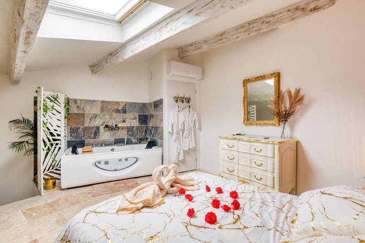 Gîte pour 4 personnes, avec jacuzzi à Lézignan-la-Cèbe - 3