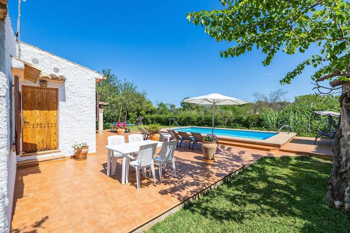 Casa de férias Can Amer com vista para a montanha, Wi-Fi, A/C, Piscina, Jardim & Terraço in Pollença, Majorca (Norte)
