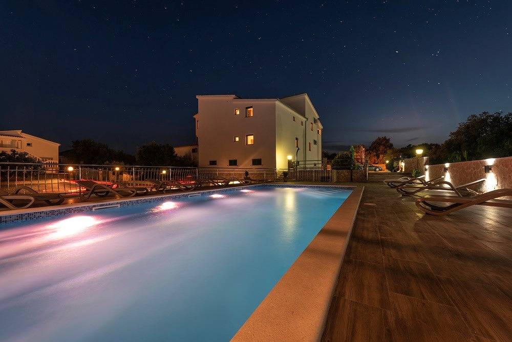 Appartement entier, Appartement de vacances pour 5 personnes avec piscine in Vinisce, Split-Dalmatie