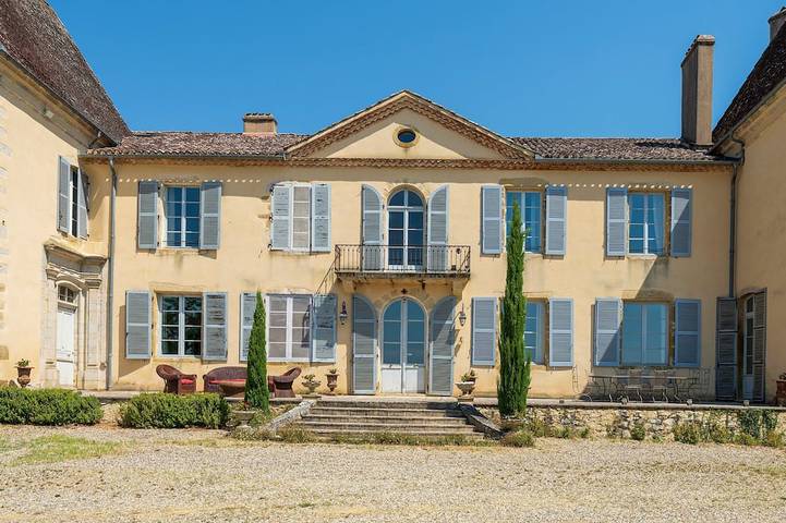 Location de vacances pour 14 personnes, avec balcon et jardin dans Bétous