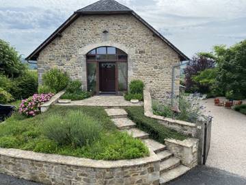 Chambre d’hôte pour 2 personnes, avec jardin et piscine en Corrèze
