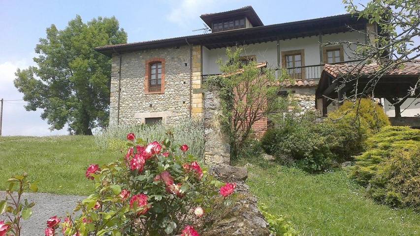Casa rural para 8 personas, con Balcón y Terraza además de Jardín y Vistas en Piloña