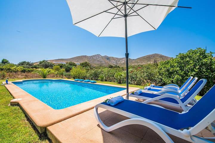 Ferienhaus für 7 Personen, mit Terrasse und Garten in Cala Mesquida