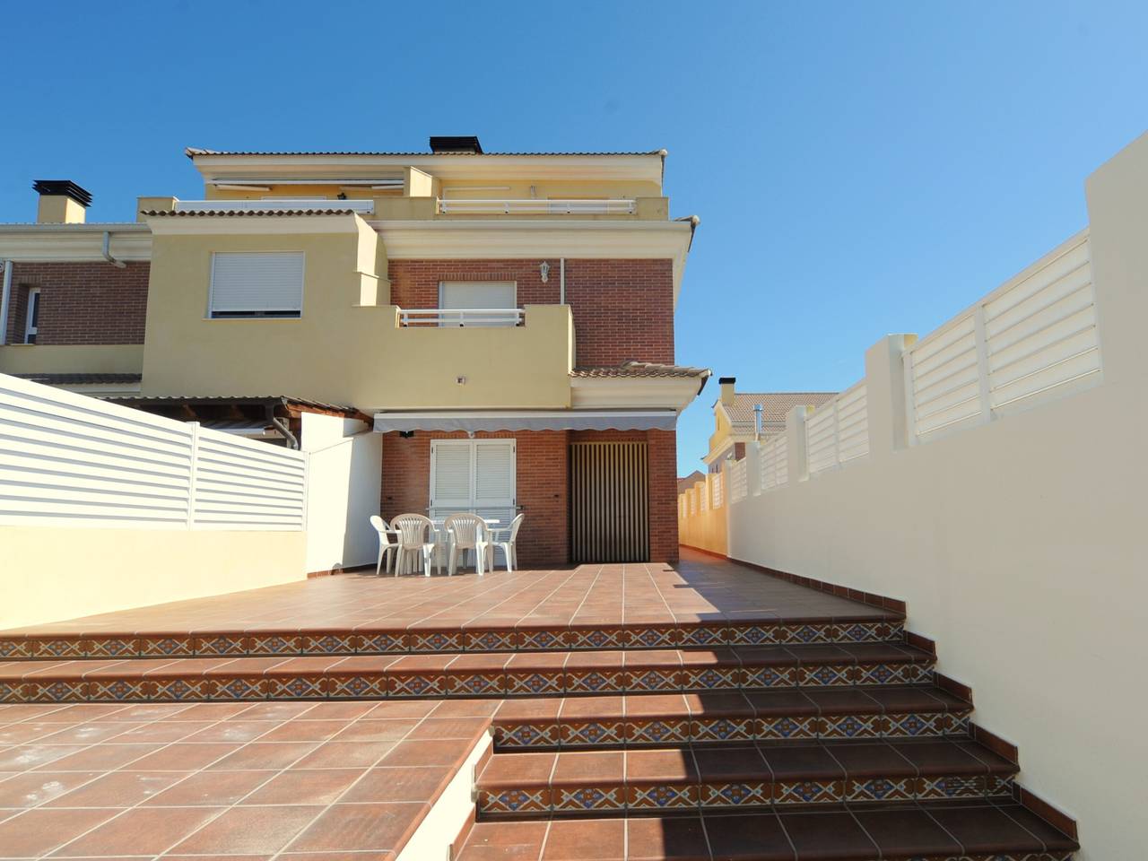 Comfortable townhouse in Benicàssim, 4 bedrooms, near Heliópolis beach in Benicassim, Costa del Azahar