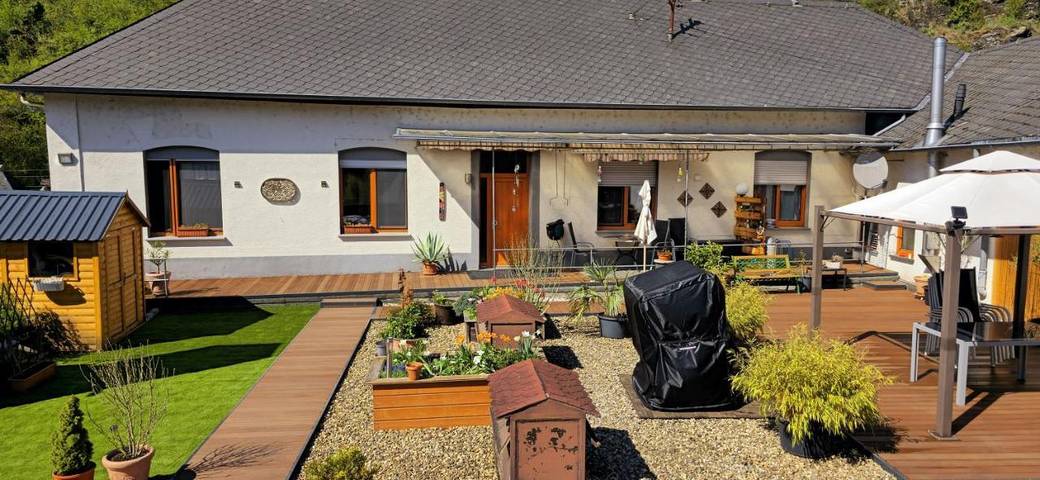 Ferienwohnung für 4 Personen, mit Terrasse und Ausblick in Hatzenport