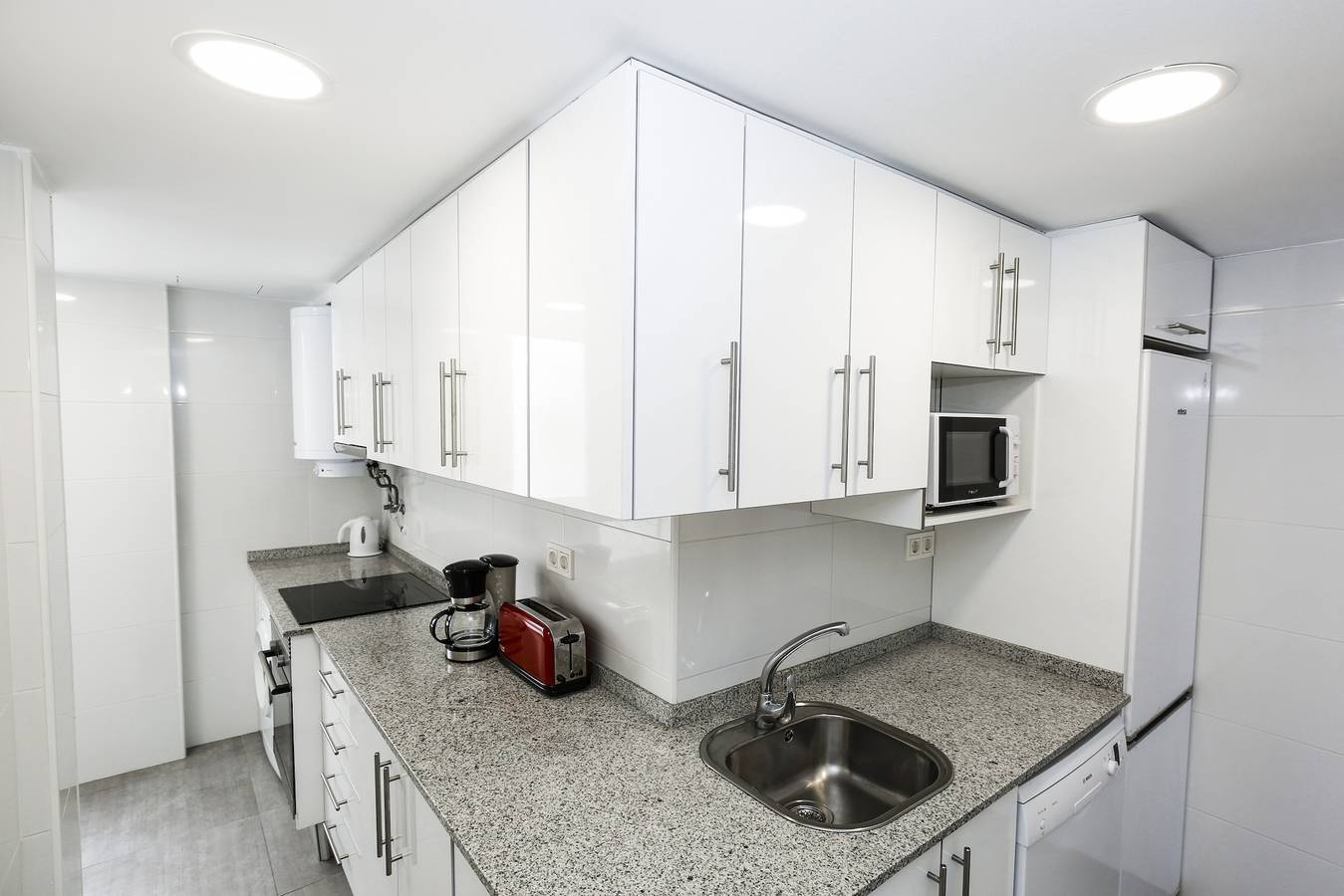 Apartamento entero, Pineda 7 con piscina comunitaria, playa a 100m in Platja de la Pineda, Costa Dorada