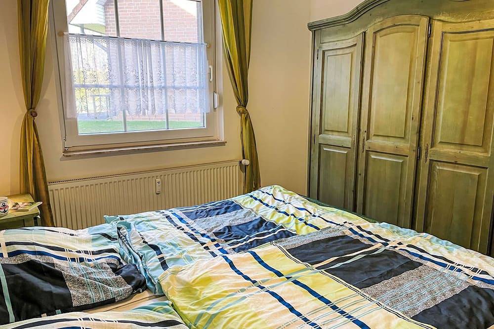 Entire apartment, Lovely apartment for 5 guests with Wifi, Tv, terrace and pets allowed in Waase, Ummanz