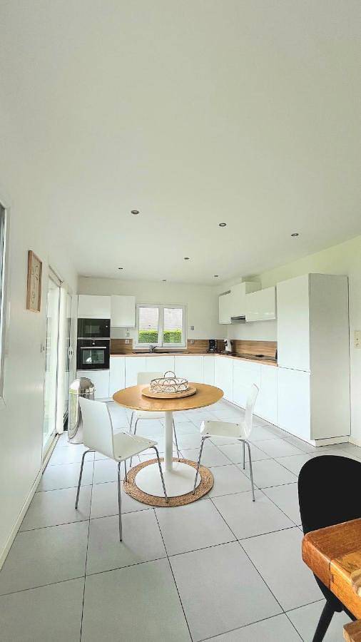 Location de vacances pour 12 personnes, avec jardin dans Orval-sur-Sienne - 4