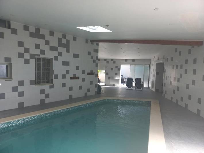 Villa pour 14 personnes, avec Jacuzzi et Terrasse ainsi que Piscine et Sauna